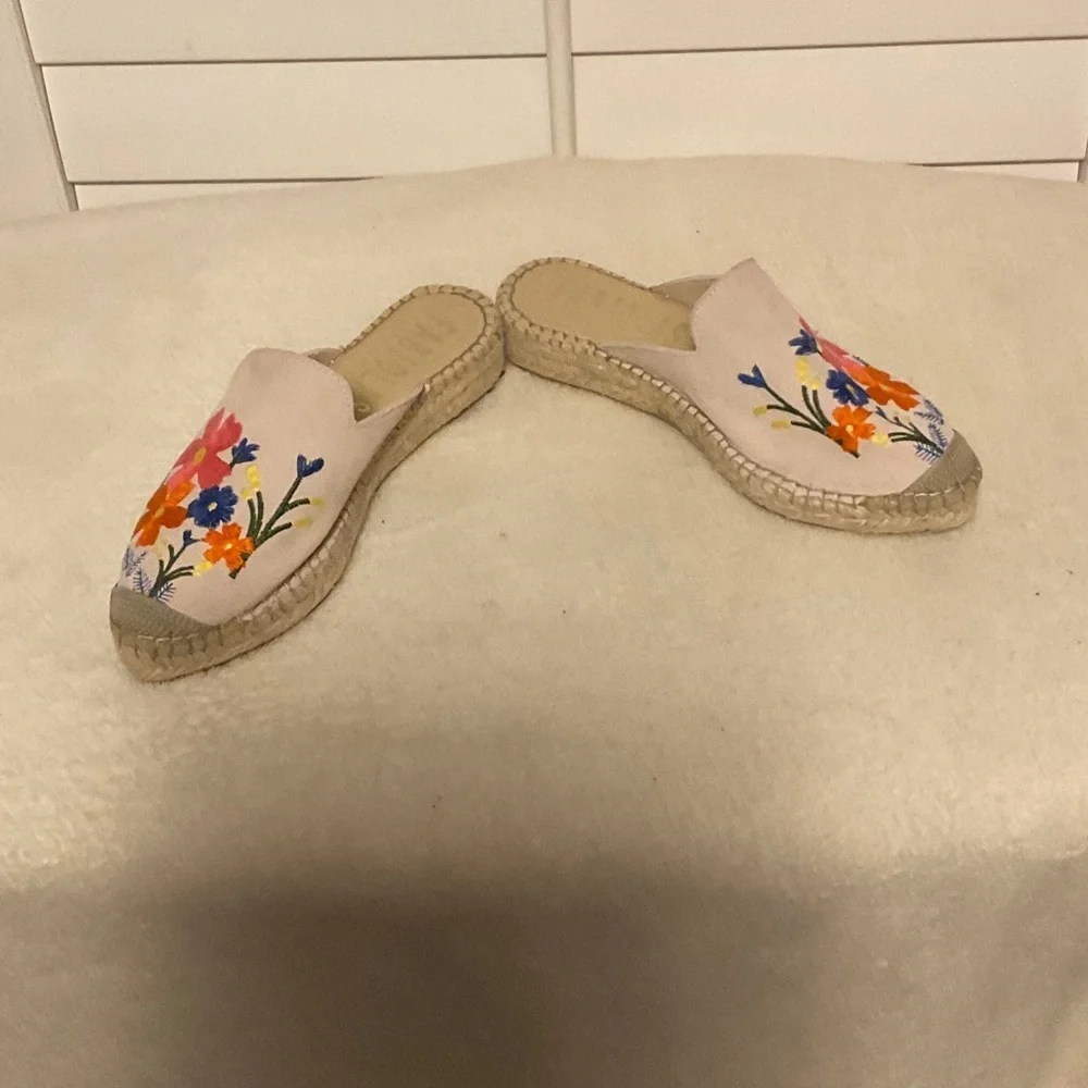 Floral Embroidered Espadrille Mules